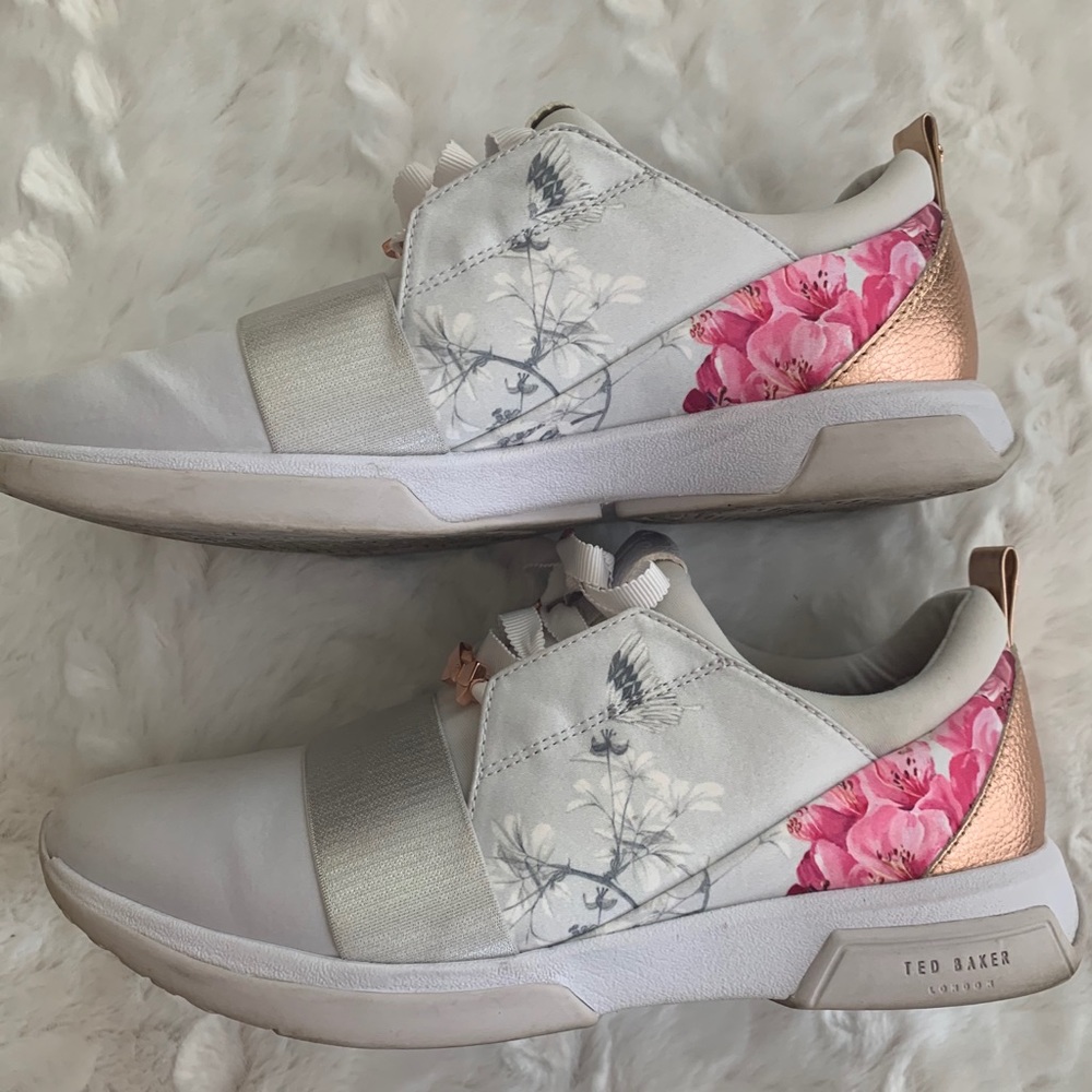 Ted Baker Grey Sneaker w/Pink/Grey Floral Prt 8.5